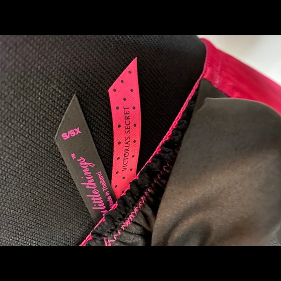 VS Y2K 2007 Sexy Little Things Skirt with 3 tier ruffles in the back and ribbon - Picture 6 of 6